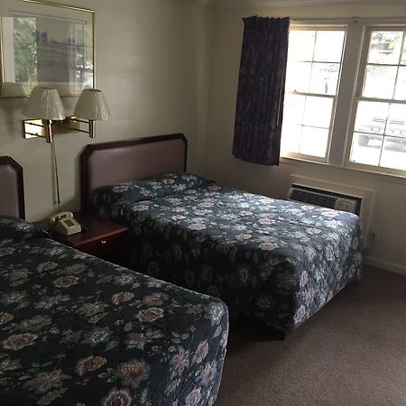 Stratford Motor Lodge Falls Church Ngoại thất bức ảnh