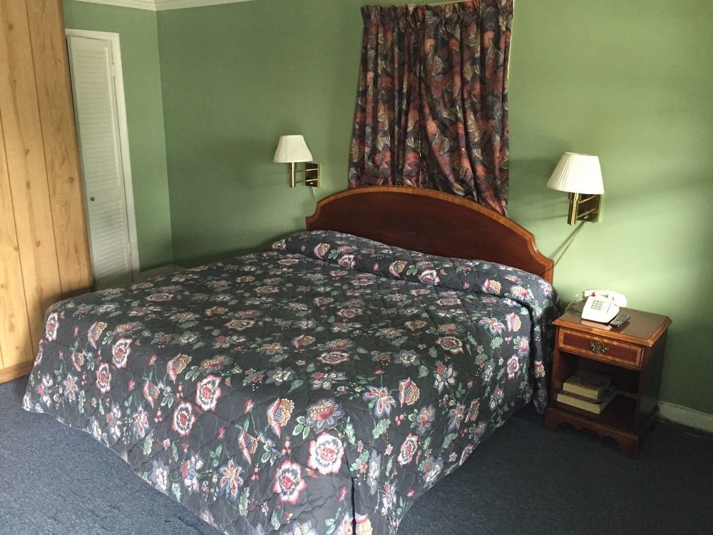 Stratford Motor Lodge Falls Church Ngoại thất bức ảnh