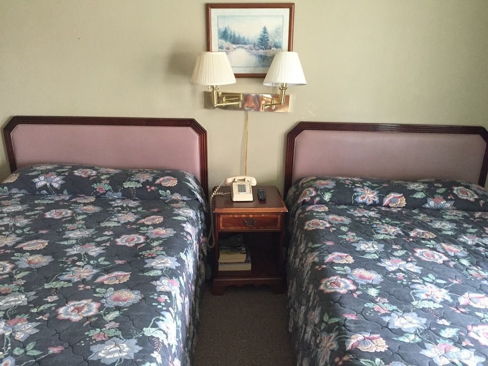Stratford Motor Lodge Falls Church Ngoại thất bức ảnh
